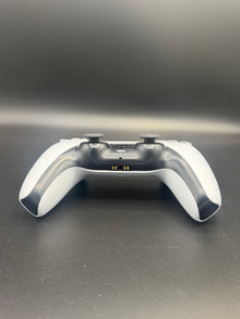 Bottom-edge view of Glacier White PS5 DualSense unit PS5-WHT-HE-004 showing the headset and accessory connections