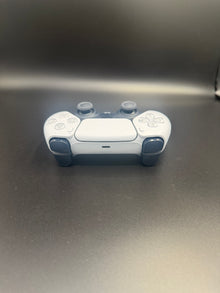 Top-edge view of Glacier White PS5 DualSense unit PS5-WHT-HE-003 showing the USB-C port and shoulder buttons